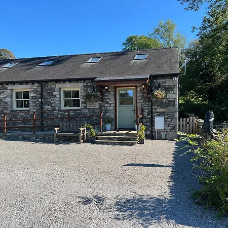 Helm Mount Lodge & Cottages-3